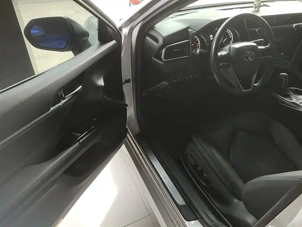 Toyota Camry 2019 2.5G Luxury Edition China VI фото 16