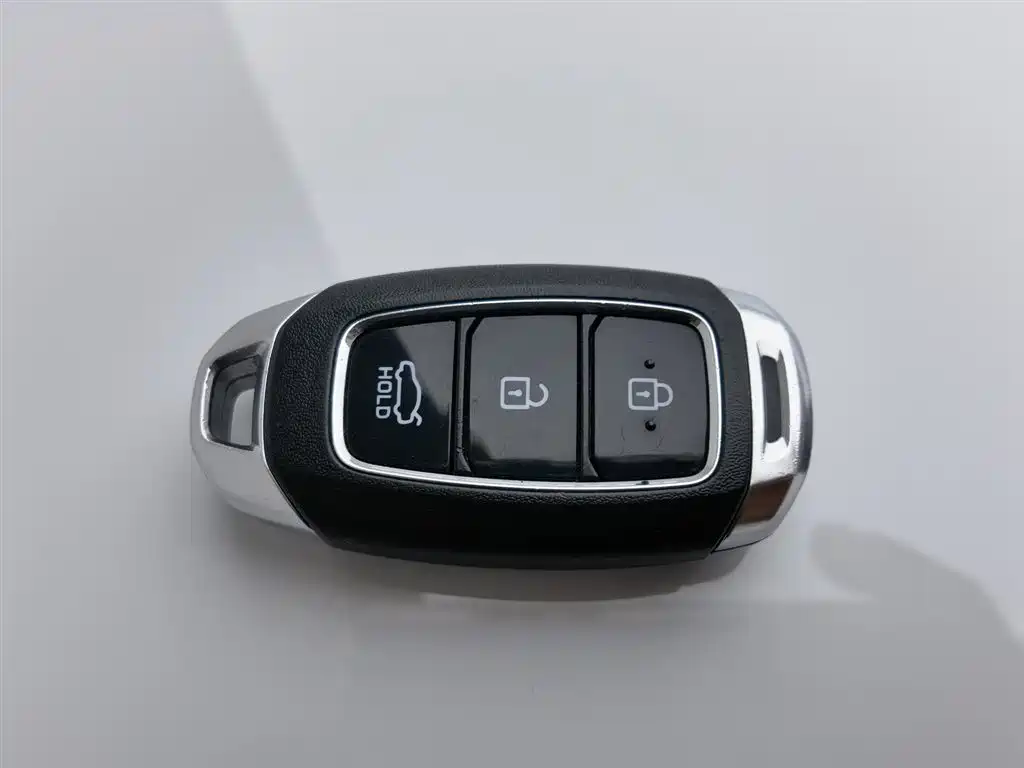 Hyundai Elantra 2023 1.5L CVT GLX Elite Edition фото 19