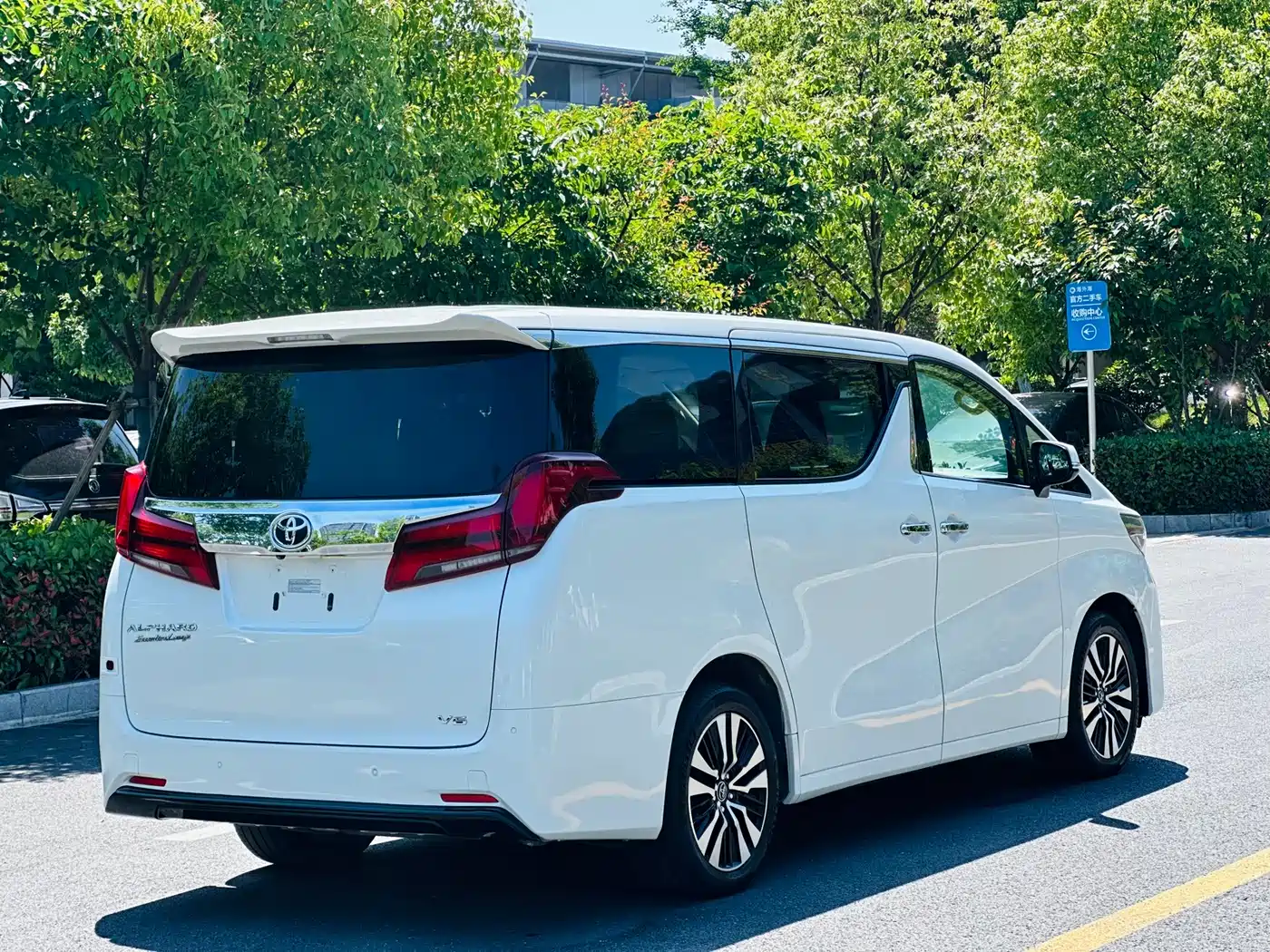 Toyota Alphard 2018 Facelift 3.5L Premium Edition фото 11
