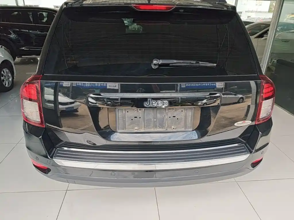 Jeep Compass (Import) 2015 2014 Facelift 2.4L 4WD Comfort Edition