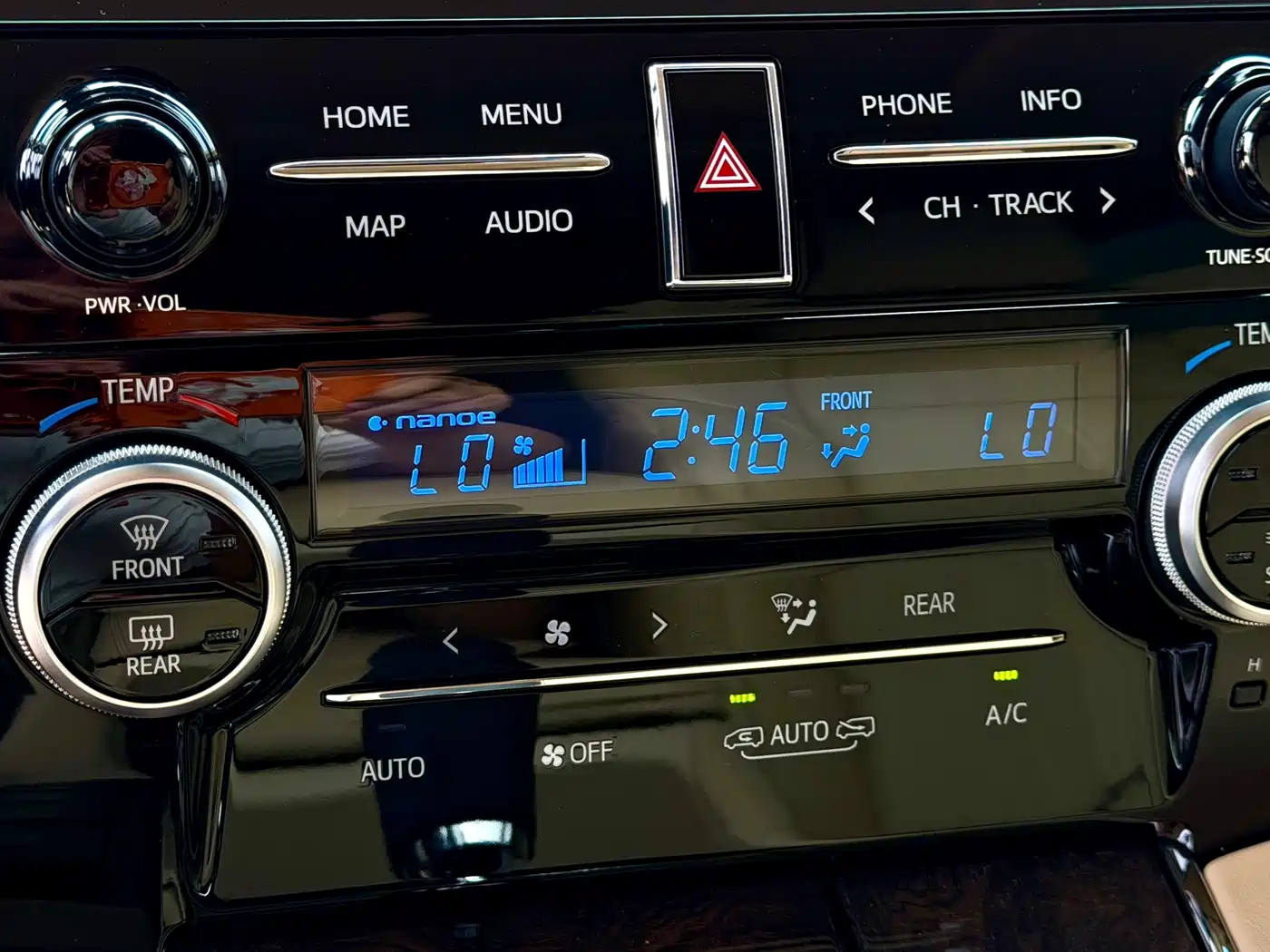Toyota Vellfire 2021 Crown Hybrid 2.5L HV Premium Edition фото 12