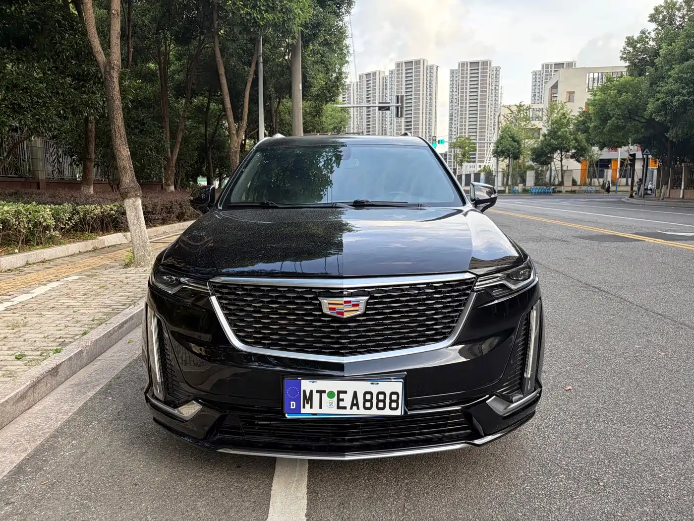 Фото 1 - Cadillac XT6