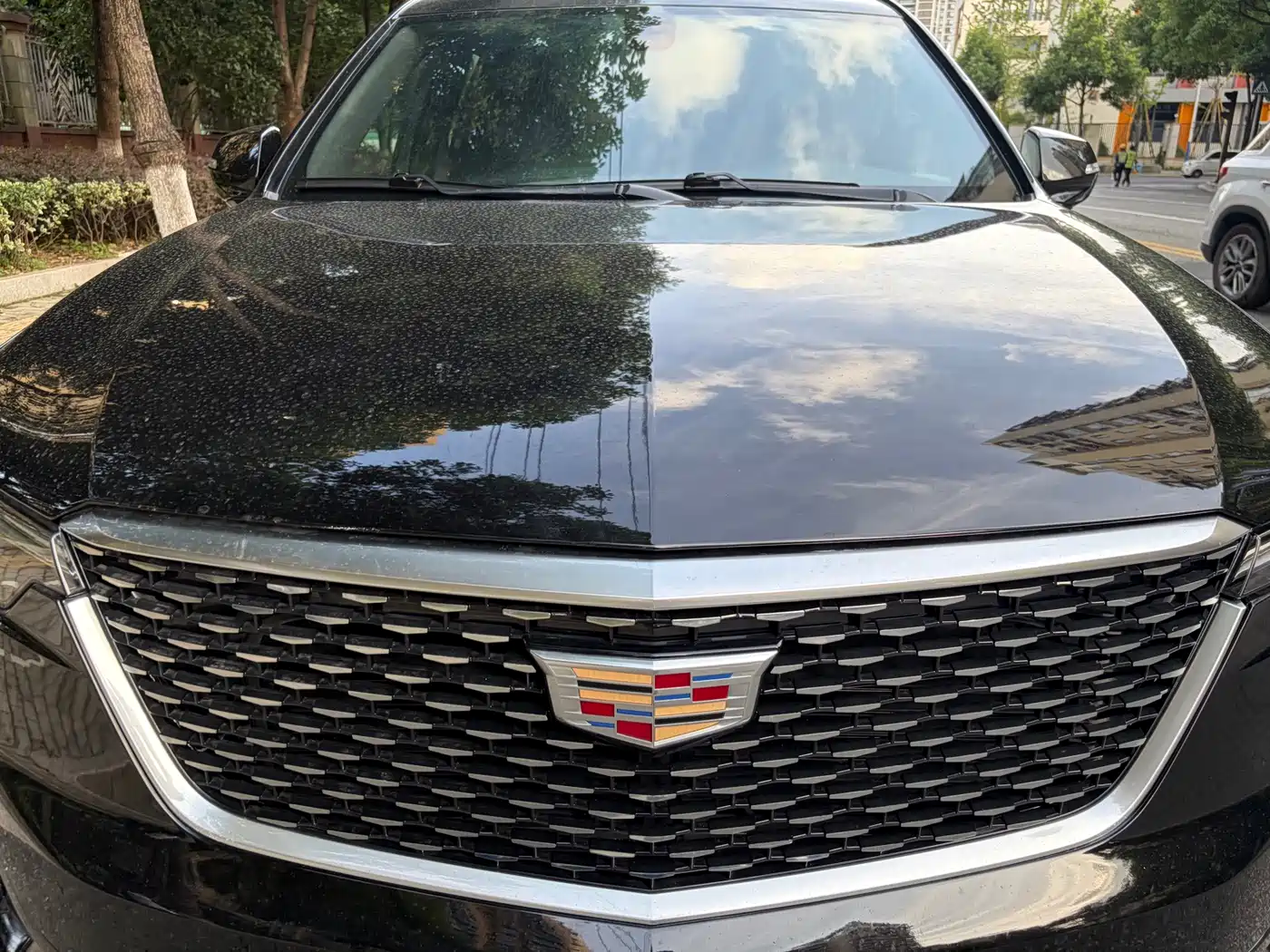 Фото 14 - Cadillac XT6