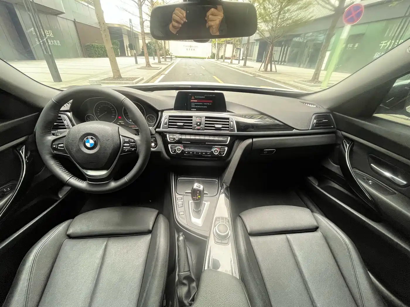 BMW 3 Series GT 2019 320i Fashion Model фото 30
