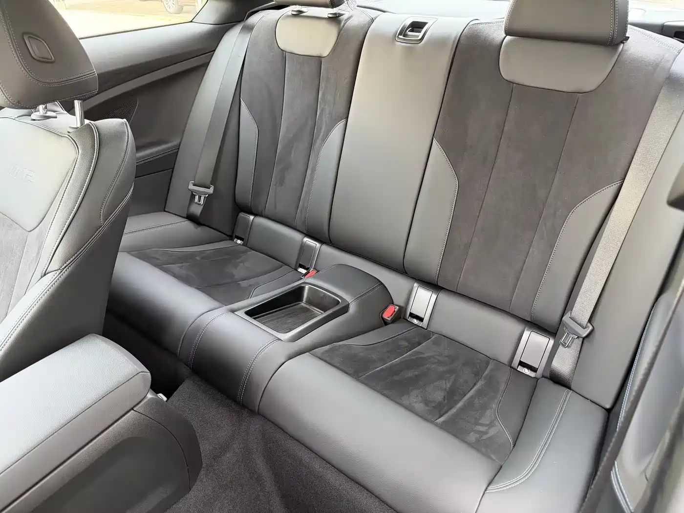 BMW M2 2024 M2 фото 20