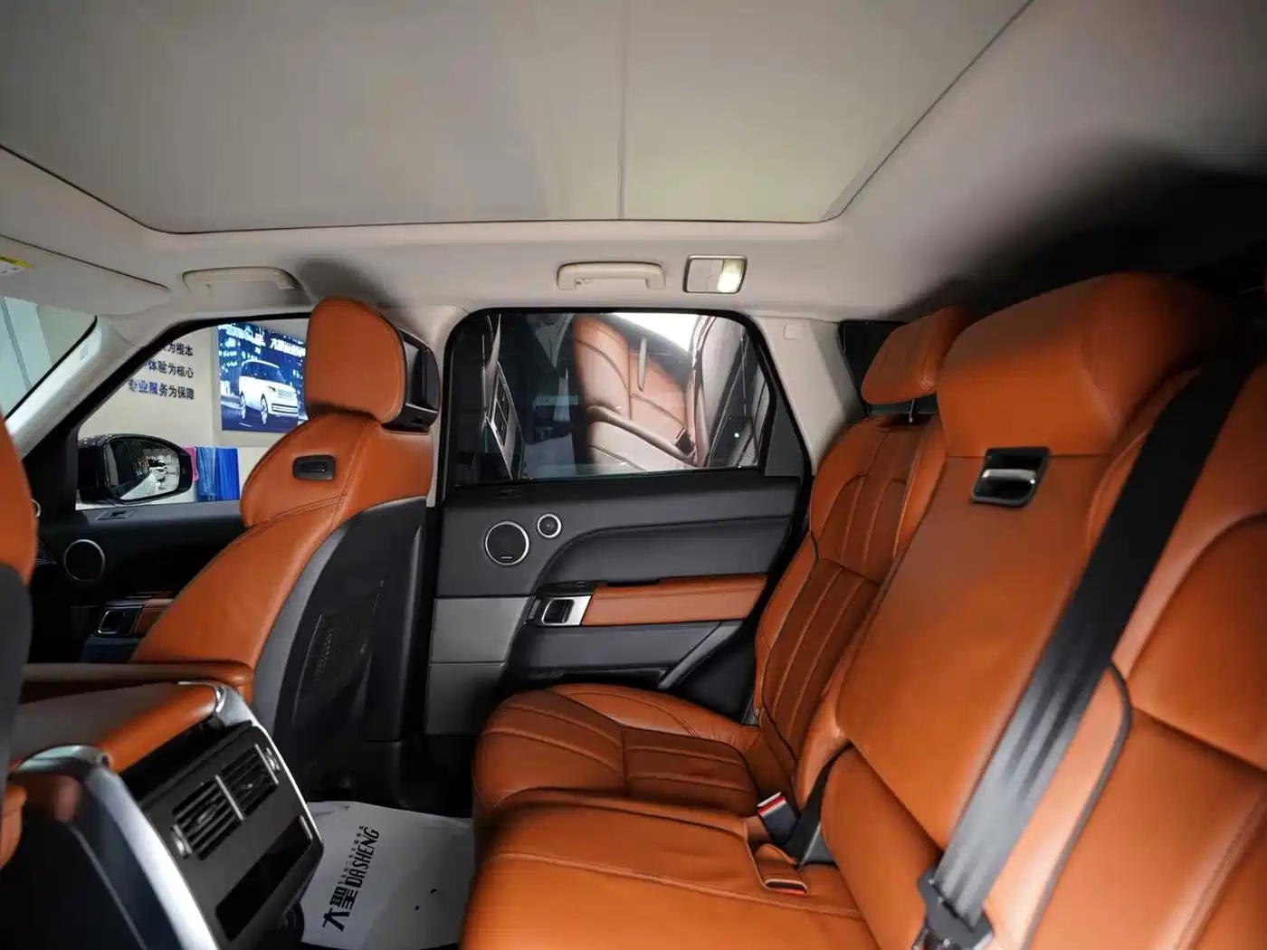 Land Rover Range Rover Sport 2016 Model 3.0 SC V6 HSE DYNAMIC фото 12