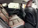 Фото 11 - Lexus RX