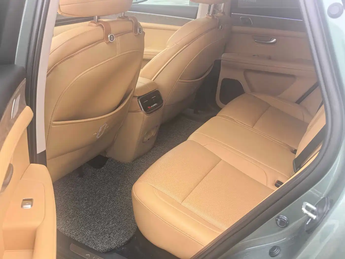 AITO Wenjie AITO M5 2022 Extended Range RWD Standard фото 4