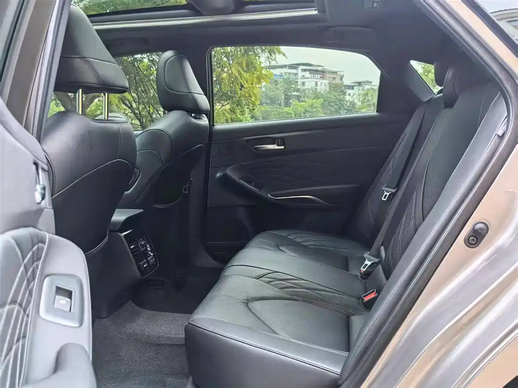 Toyota Avalon 2022 2.5L Touring Premium Edition фото 20