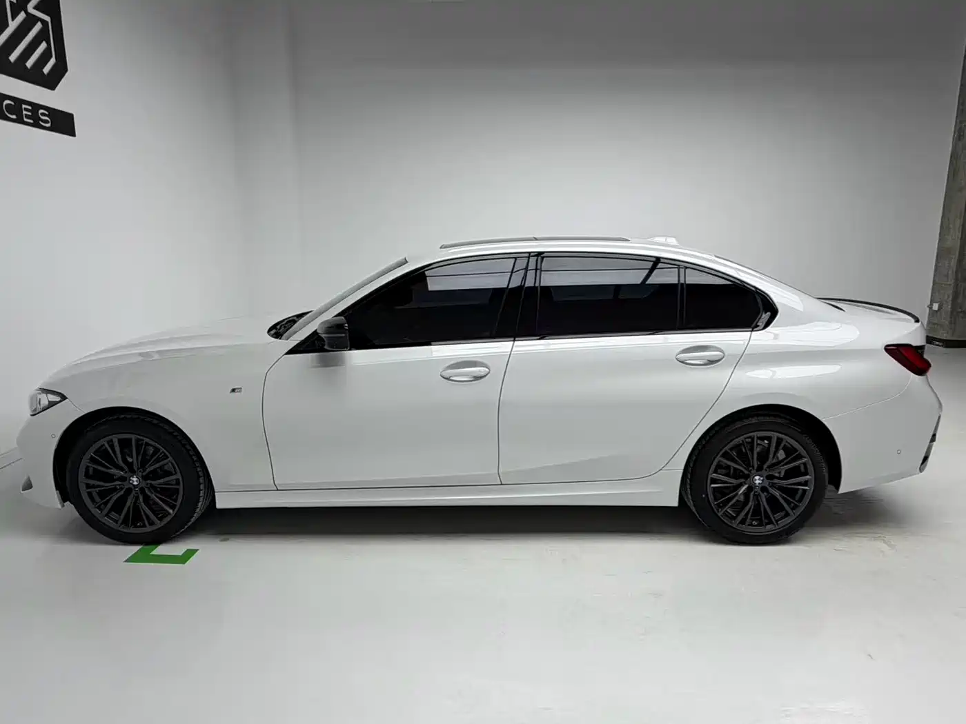 BMW 3 Series 2024 325Li M Sport Shadowline Package фото 9