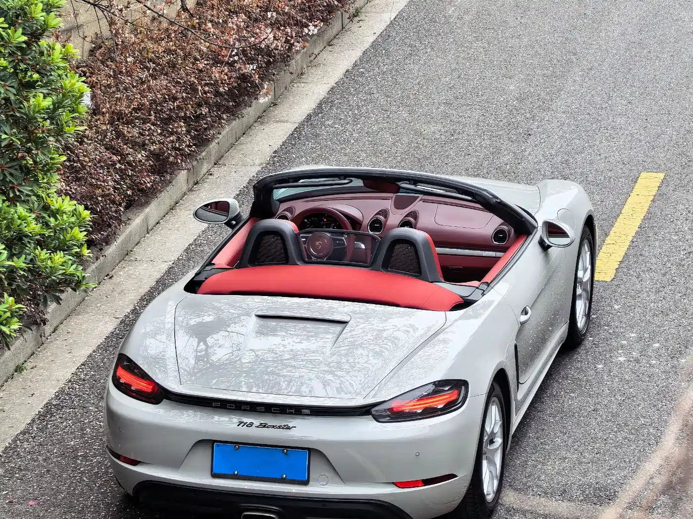 PORSCHE 718