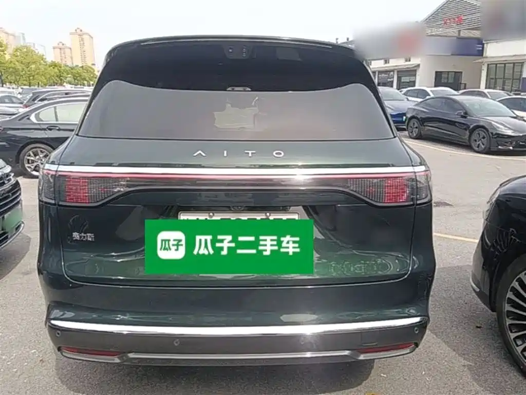 AITO Wenjie AITO M8 2025 Range Extender Max+ Edition 53.4kWh 5-seater фото 6