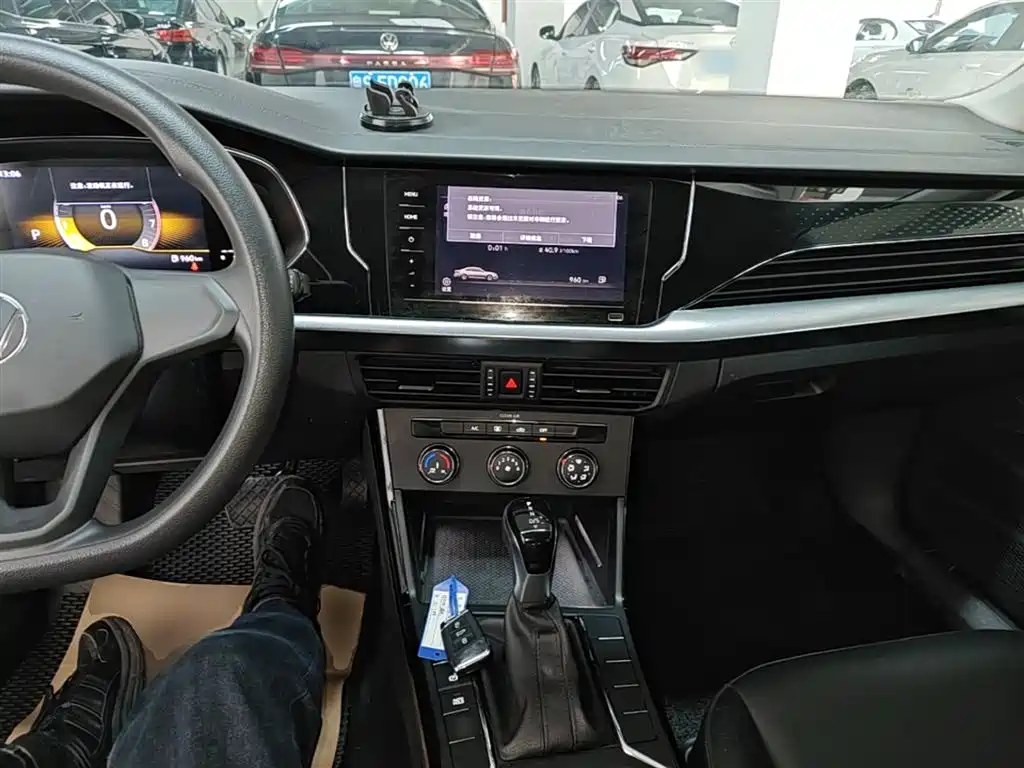 Volkswagen Passat 2023 280TSI Business Edition фото 10