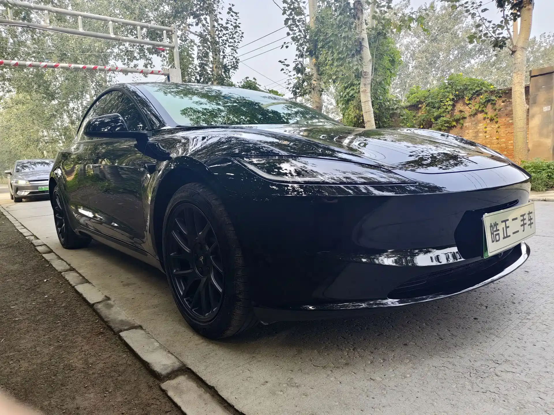 Фото 2 - Tesla Model 3