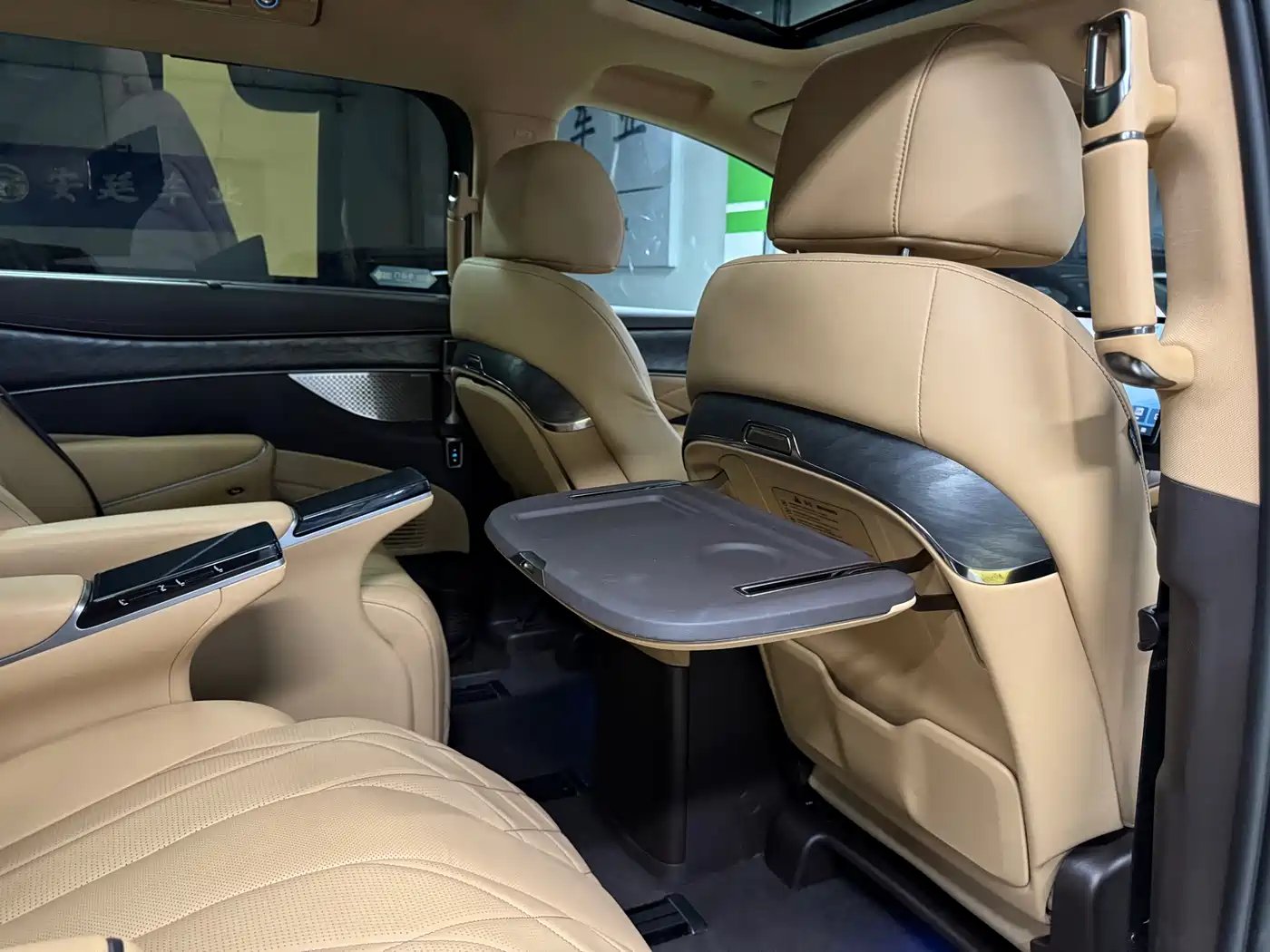 Denza D9 2025 DM-i Smart Drive Edition 1020 AWD Premium фото 13