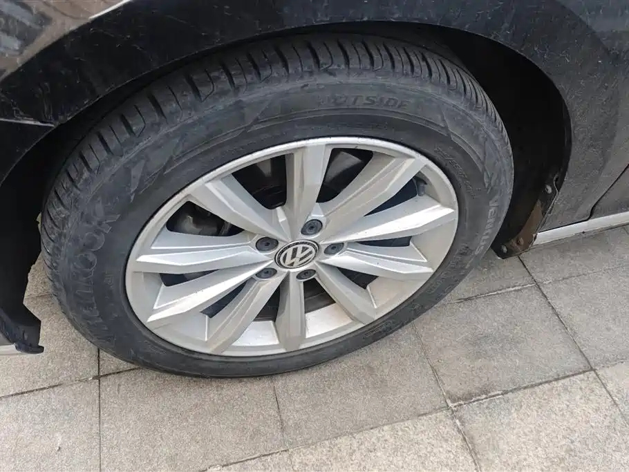 Volkswagen Magotan 2019 330TSI DSG Leading China V фото 6