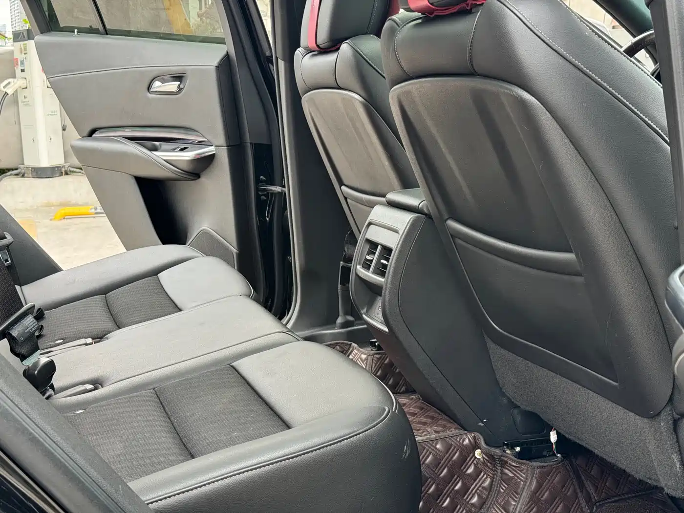 Cadillac XT4 2021 28T FWD Premium Edition фото 7