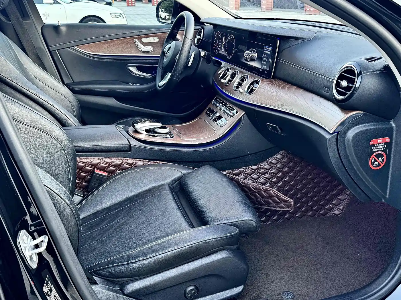 Mercedes-Benz E-Class 2018 E 200 L фото 4