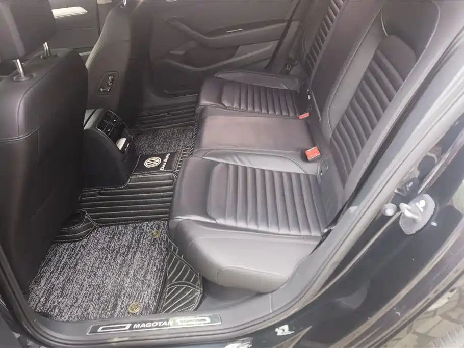 Volkswagen Magotan 2018 330TSI DSG Leading фото 11