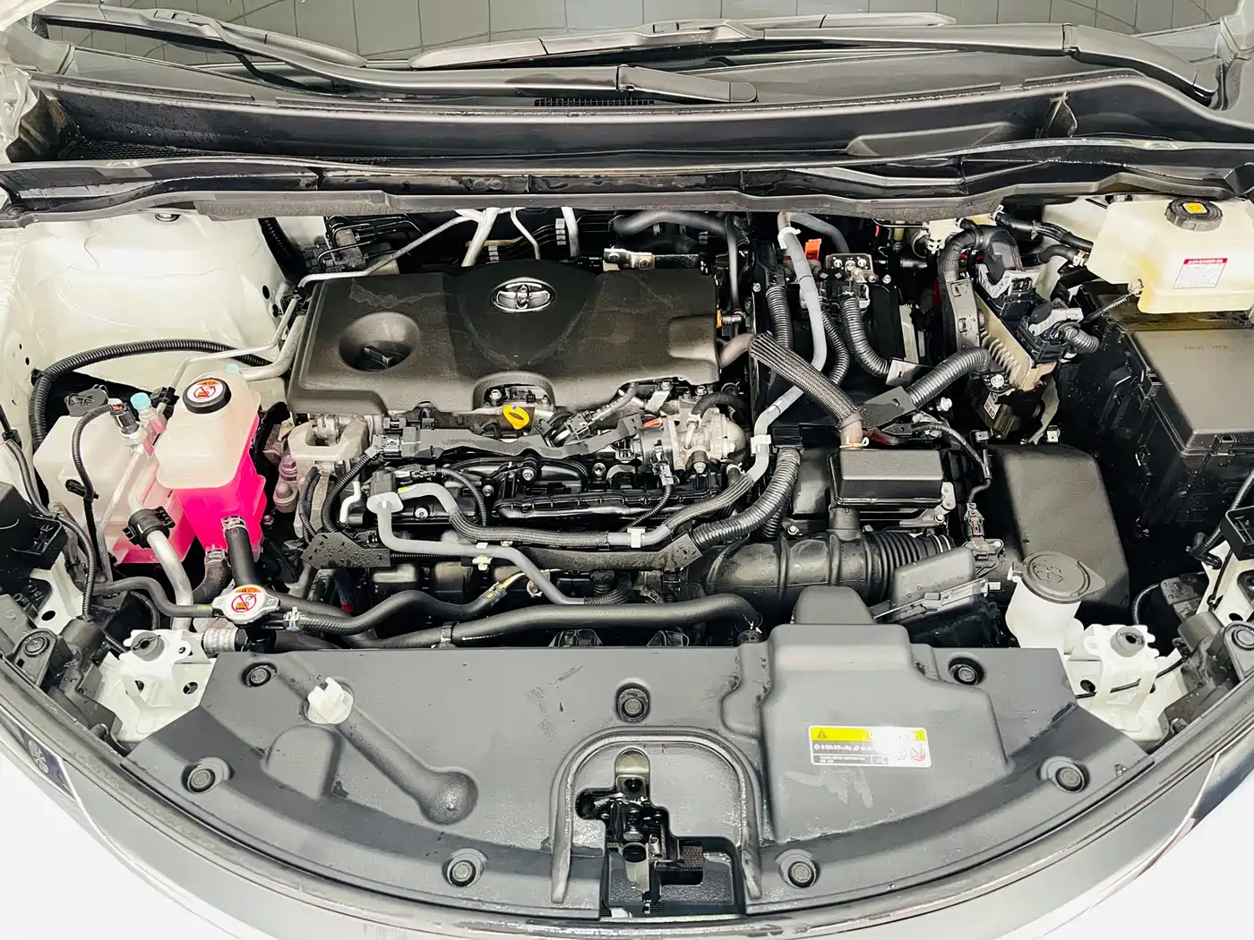 Toyota Granvia 2023 2.5L Hybrid Comfort Edition фото 9