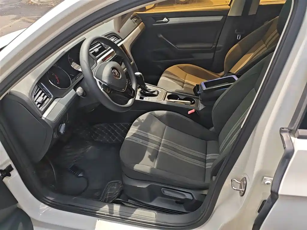 Volkswagen Lamando 2017 230TSI DSG Trend Edition фото 15