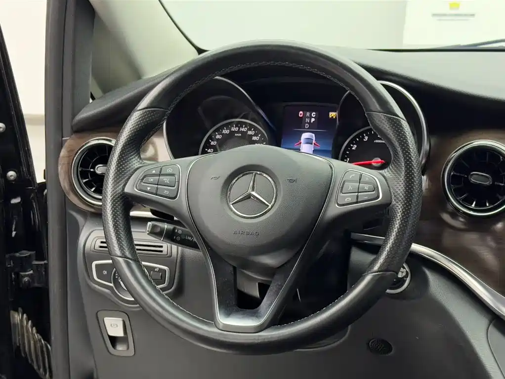 Mercedes-Benz V-Class 2020 V 260 Navigator Edition фото 12