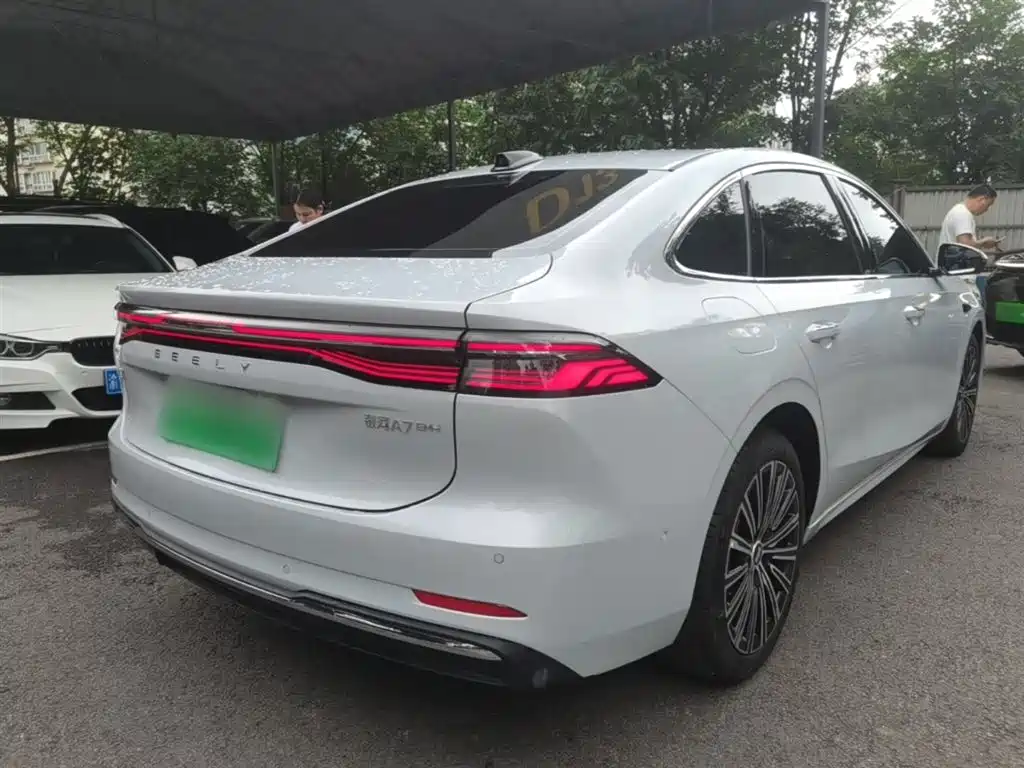 Geely Galaxy Galaxy A7 2025 EM-i фото 7