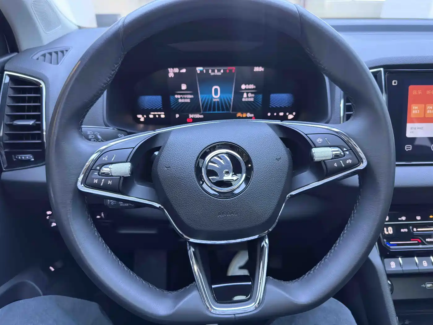 Škoda Karoq 2023 TSI280 Luxury Edition фото 14
