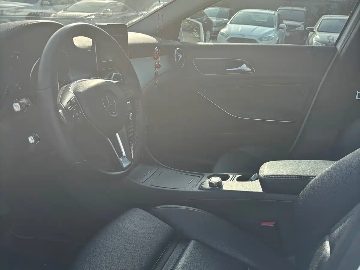 Mercedes-Benz GLA 2016 GLA 200 Fashion фото 4