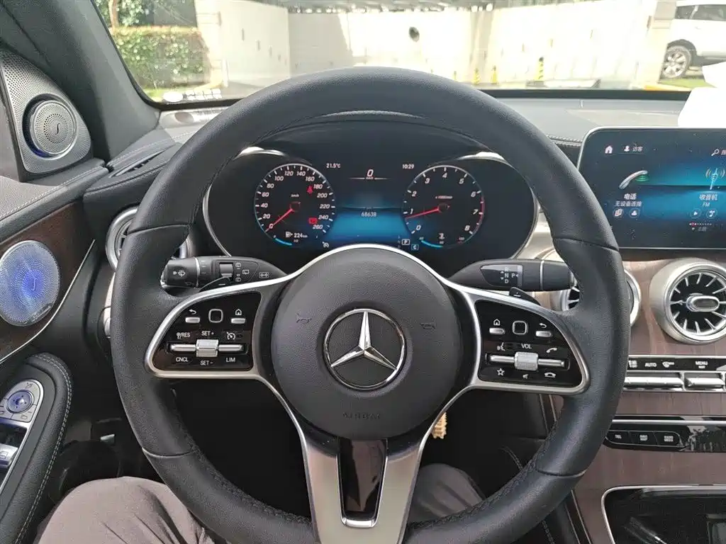 MERCEDES-BENZ GLC