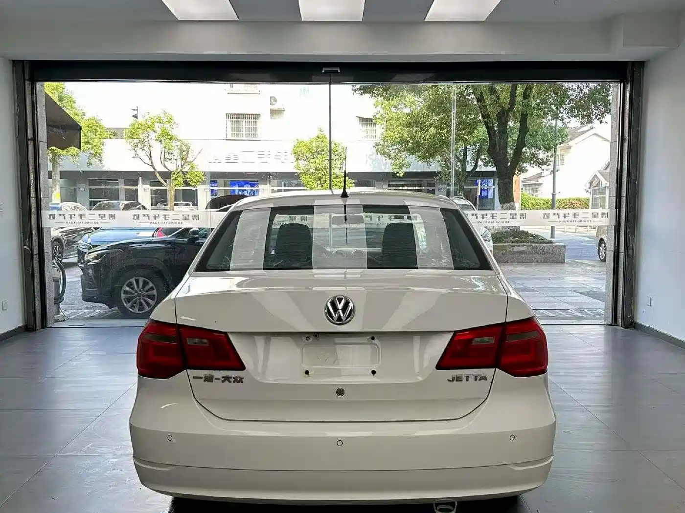 Volkswagen Jetta 2015 1.6L Manual Comfort фото 8