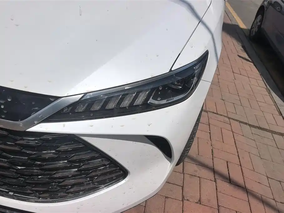 BYD Qin PLUS 2025 DM-i Smart Drive 55KM Leader фото 5