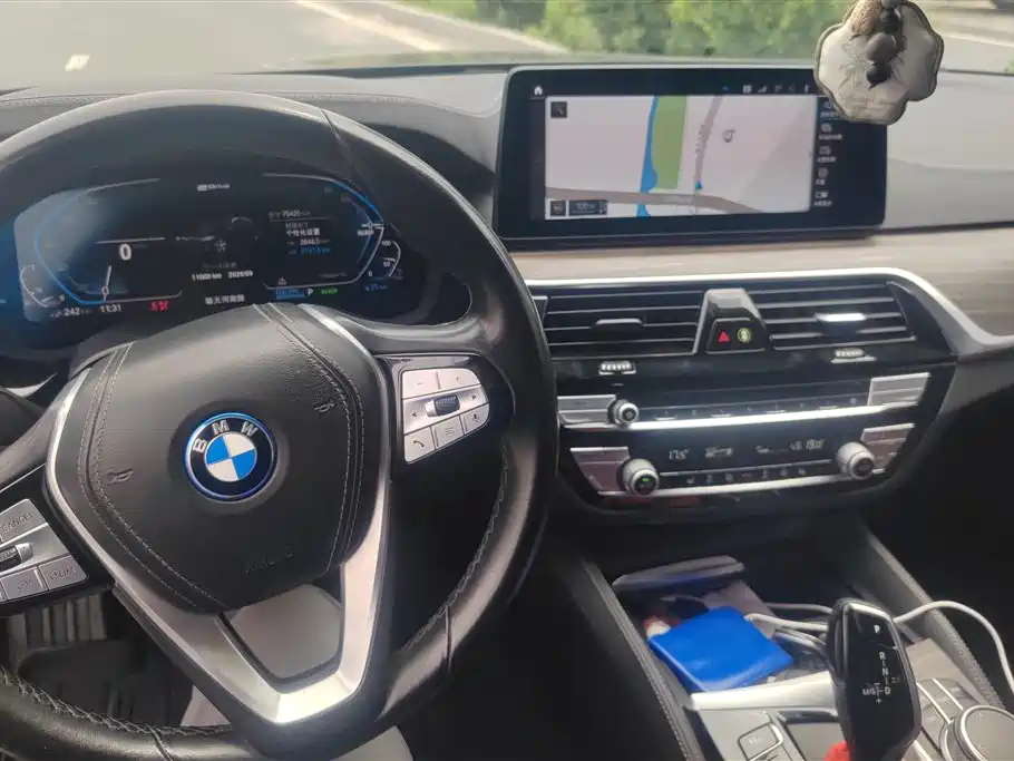 BMW 5 Series New Energy 2022 535Le Luxury Package фото 12