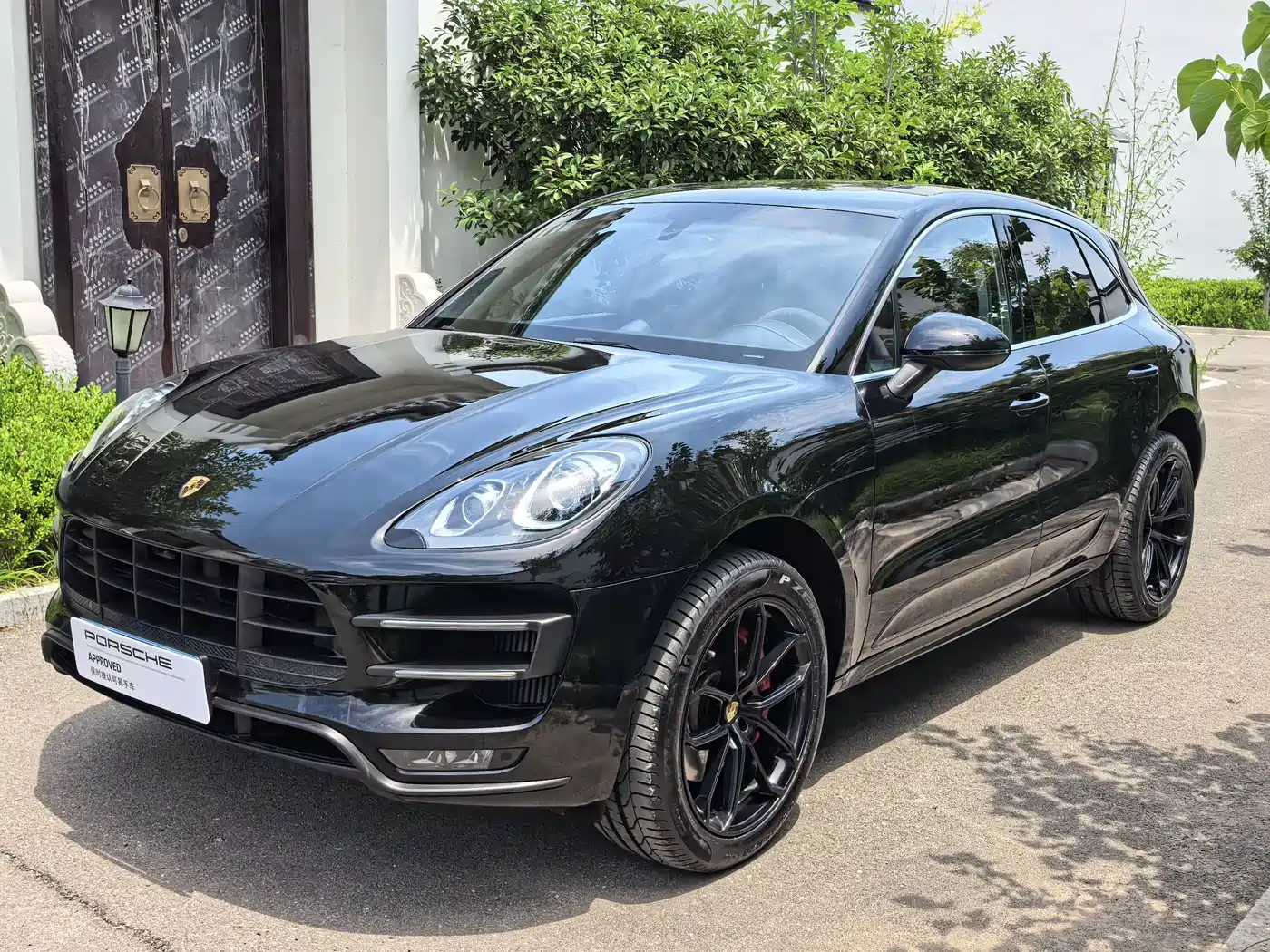 Porsche Macan 2016 Macan Turbo 3.6T фото 2