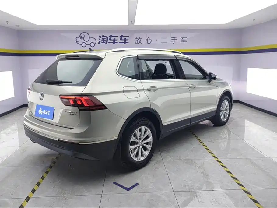 Volkswagen Tiguan L 2017 330TSI Automatic 2WD Trend Edition фото 3