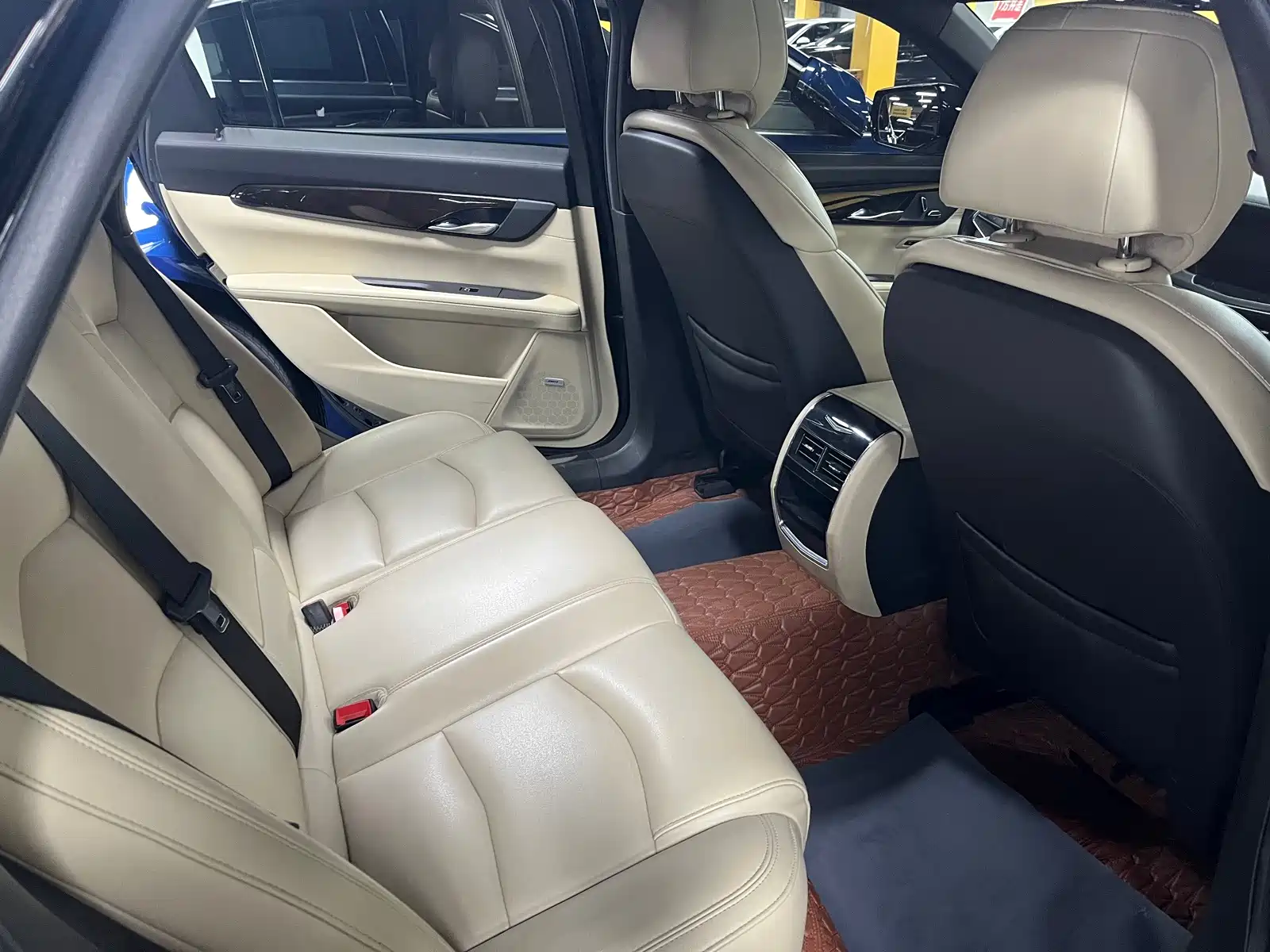 Фото 11 - Cadillac CT6