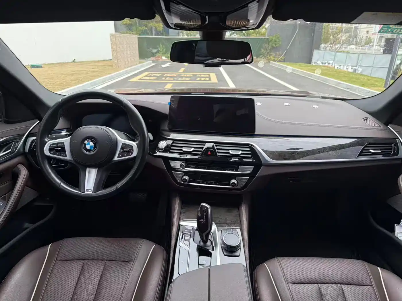 BMW 5 Series 2021 525Li M Sport Package фото 8