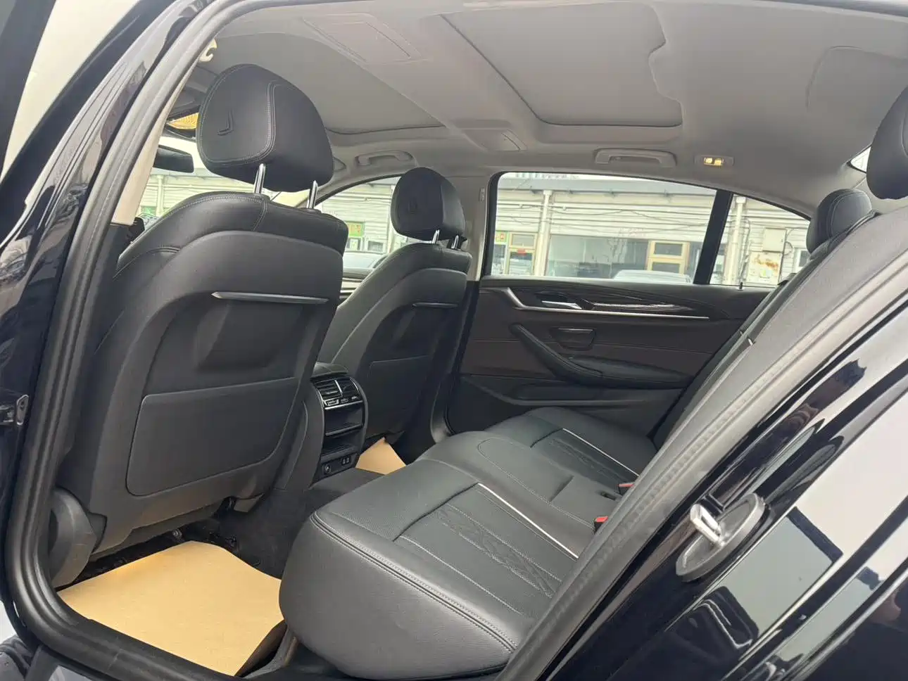 BMW 5 Series 2021 530Li xDrive Luxury Package фото 4