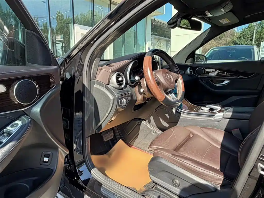 Mercedes-Benz GLC 2017 GLC 260 4MATIC Dynamic фото 18