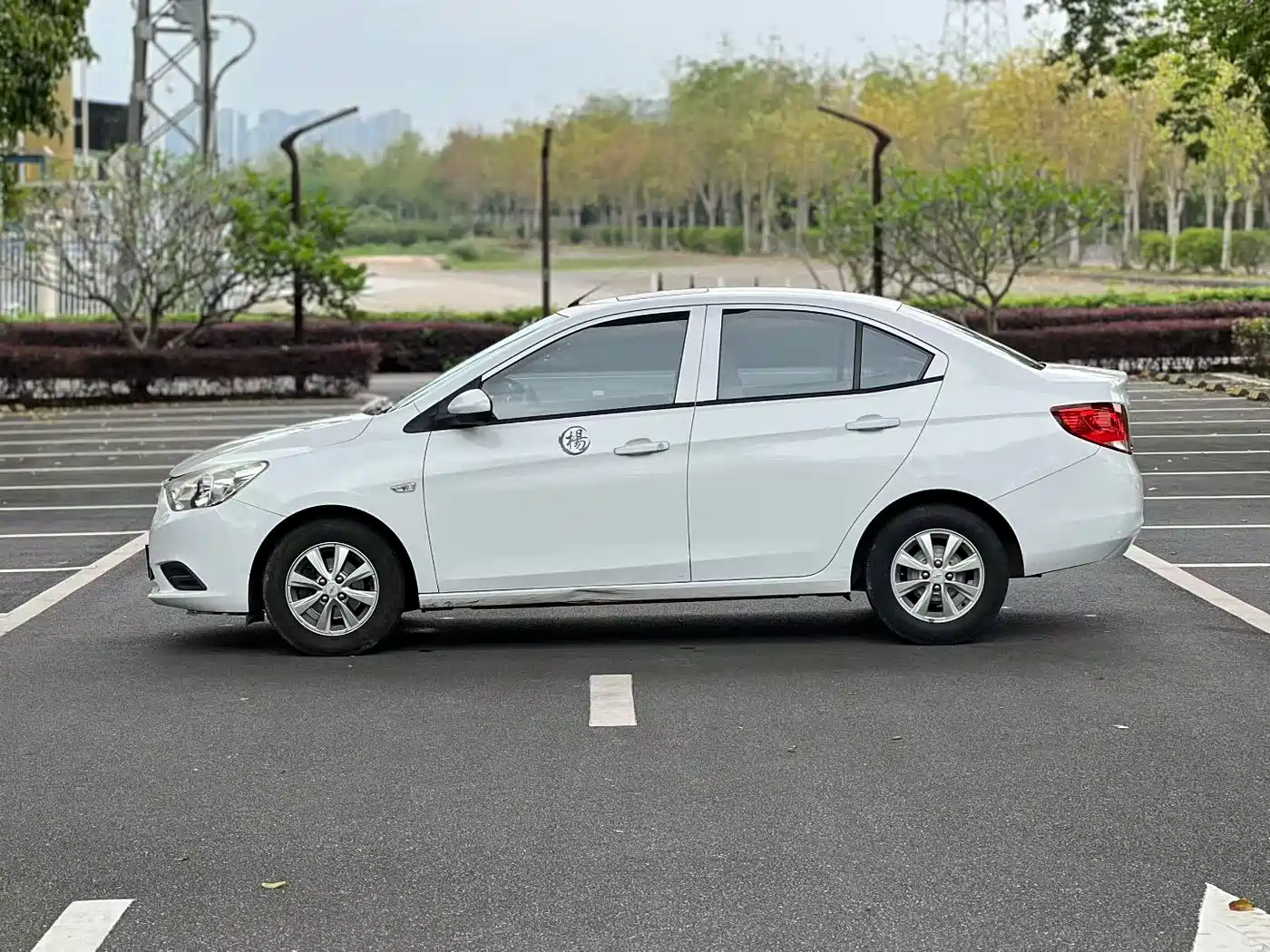 Chevrolet Sail 2015 Sail 3 1.5L Manual Ideal Sunroof Edition фото 5