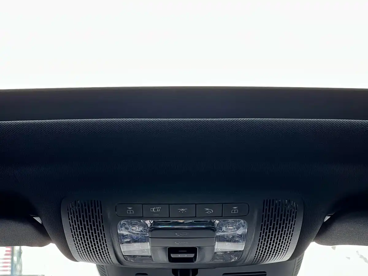 Mercedes-Benz A-Class 2024 A 200 L Fashion Edition фото 17