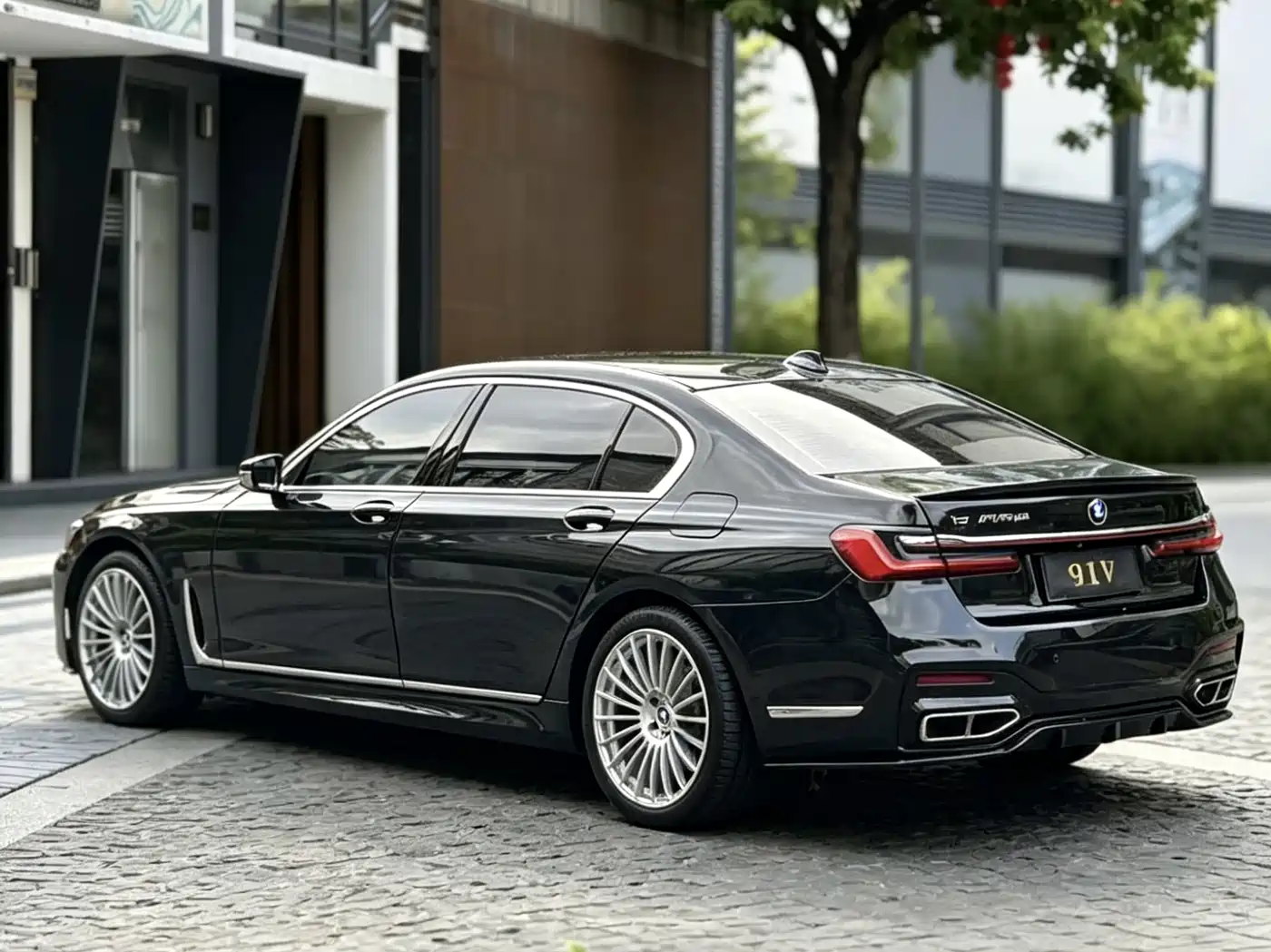 BMW 7 Series 2017 740Li xDrive Luxury Edition фото 7