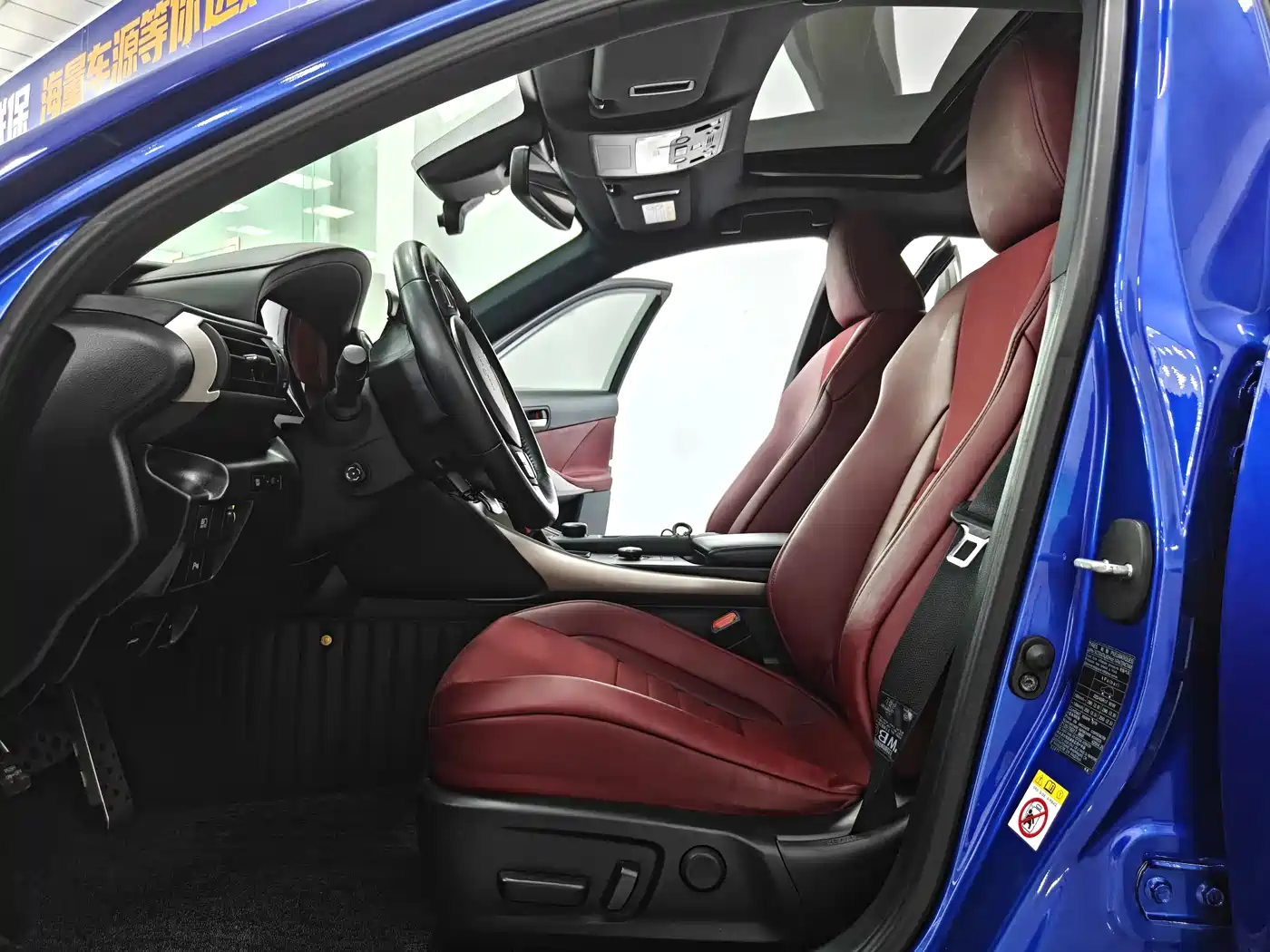 Lexus IS 2017 300 F SPORT фото 6