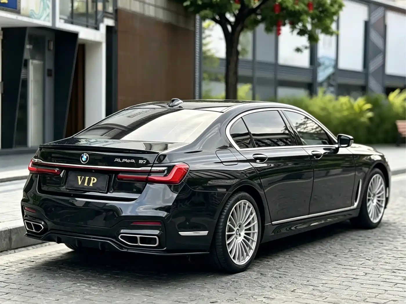 BMW 7 Series 2017 740Li xDrive Luxury Edition фото 9