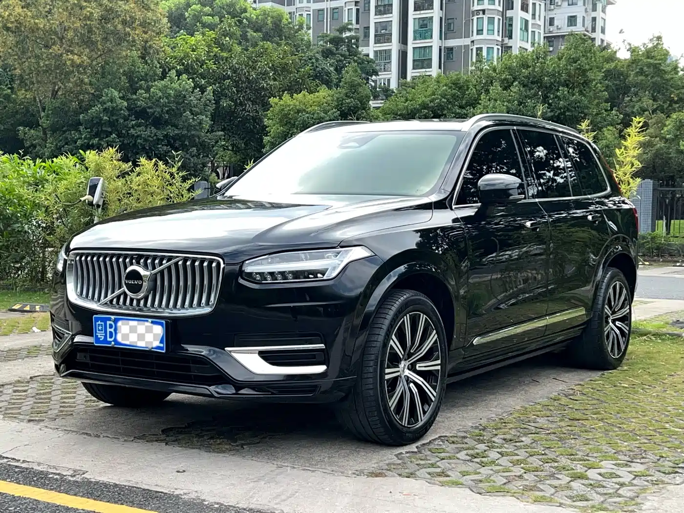 VOLVO XC90