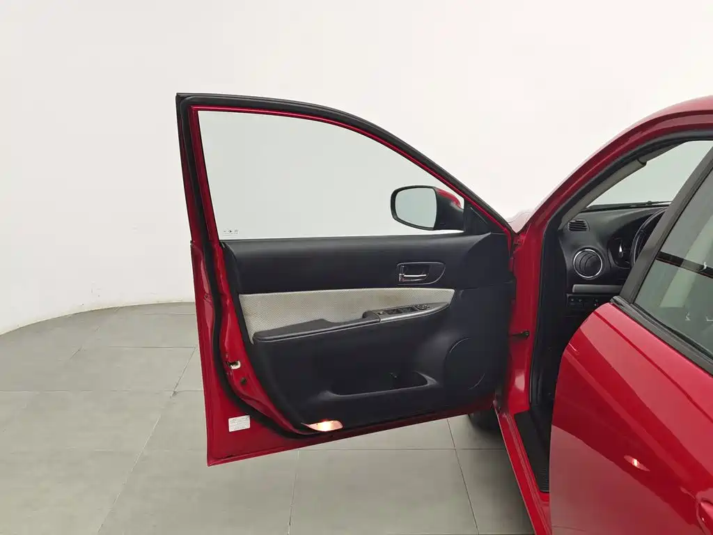 Photo 8 - Mazda 6