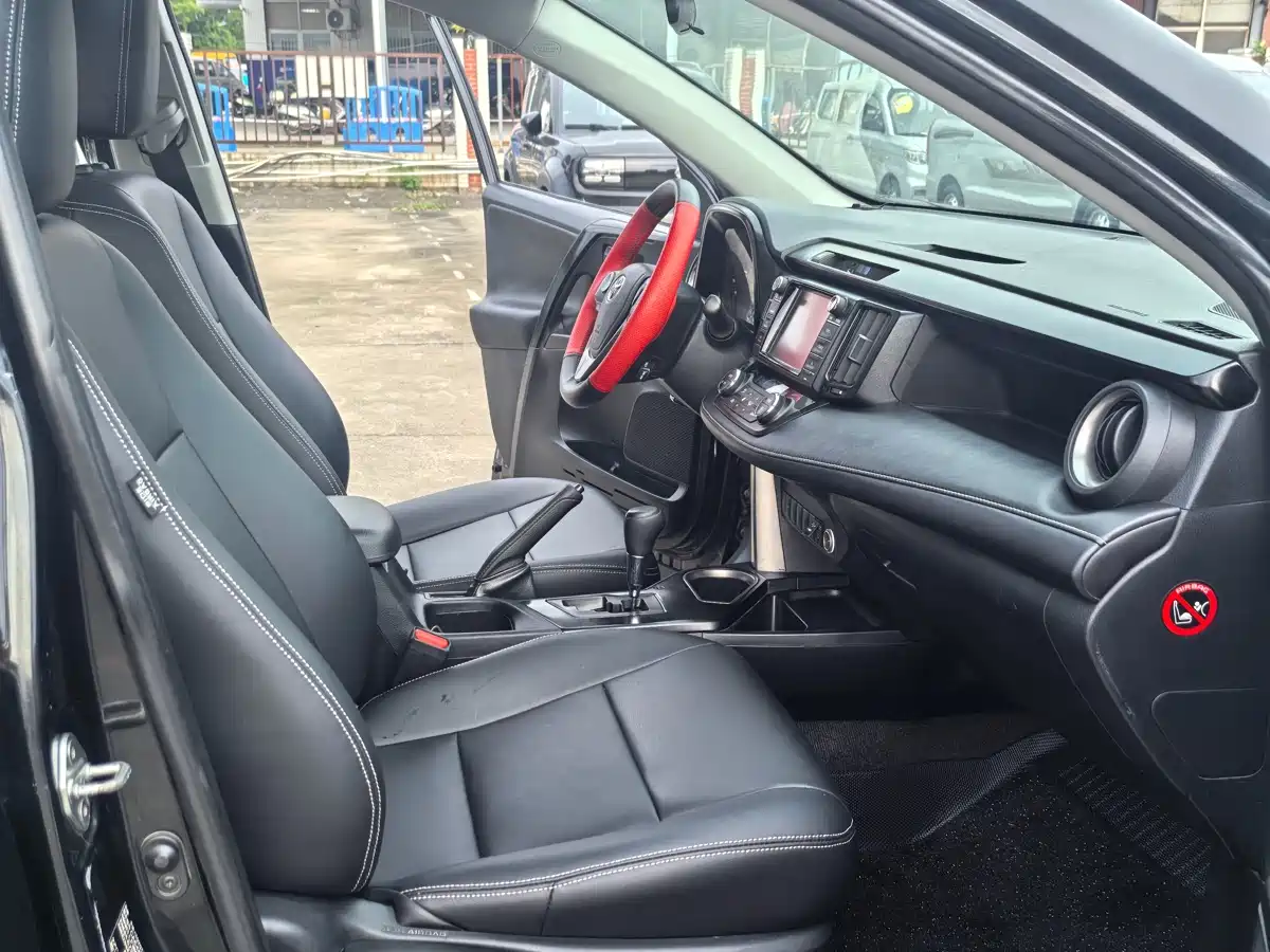 Toyota RAV4 Rongfang 2016 2.0L CVT 2WD Trend (China V) фото 10