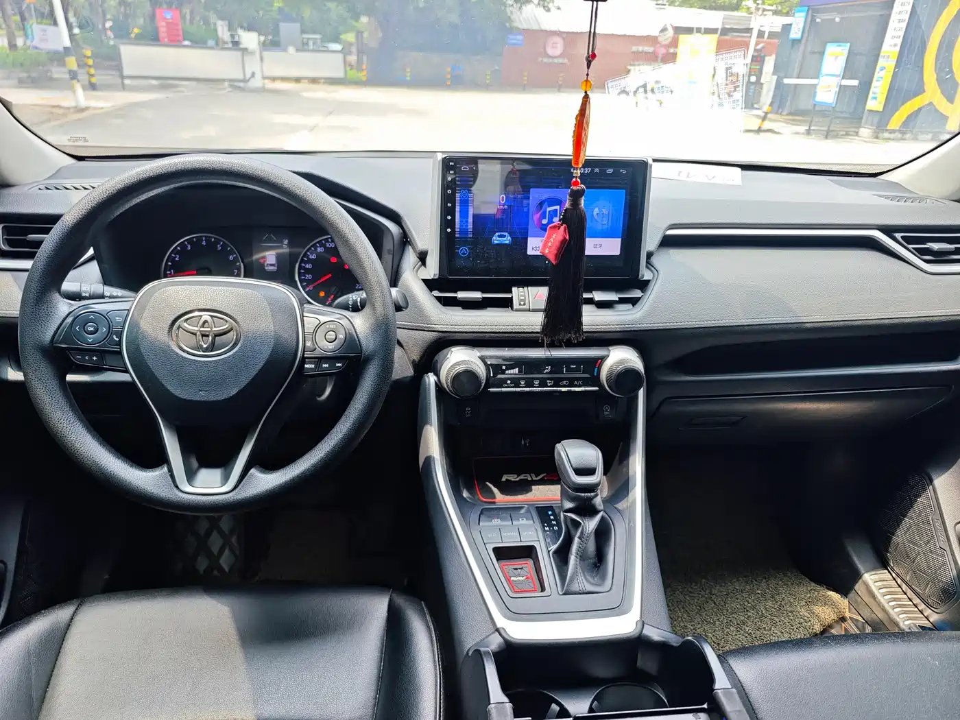 Toyota RAV4 Rongfang 2020 2.0L CVT 2WD Urban Edition фото 3