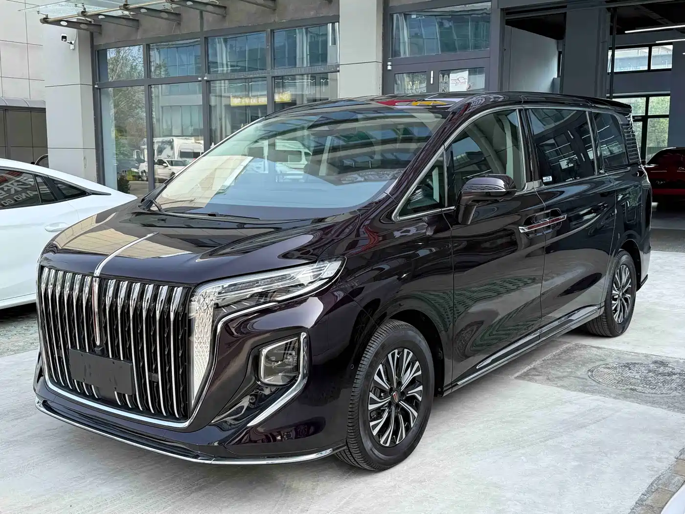 Hongqi HQ9 PHEV 2024 Model 2.0T AWD Luxury Edition фото 2