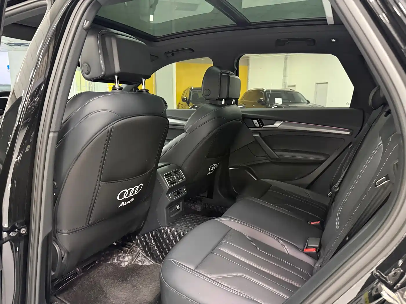 Audi Q5L 2024 Model 40 TFSI Luxury Dynamic фото 5